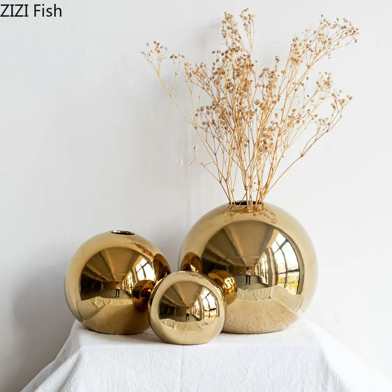 Vase en céramique boule d’or