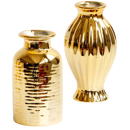Get small gold vases to enhance the beauty of your flowers