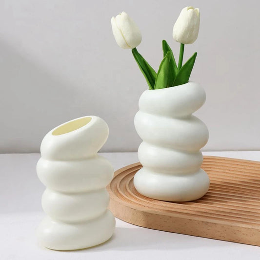 1PC Plastik Spiral Vase e bardhë e Krijimit Nordik për Ornamentin e dhomës së gjumit në shtëpë