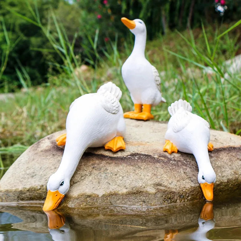 Cute resin duck sculpture for garden and pond decoration