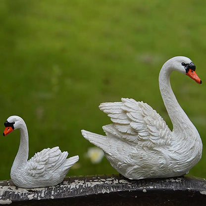 1 Pair of lightweight resin swan for the garden