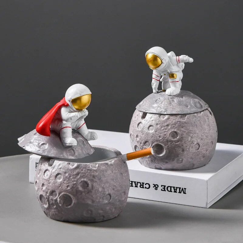 Astronaut storage box with Lid  creative ashtrays Nanag store