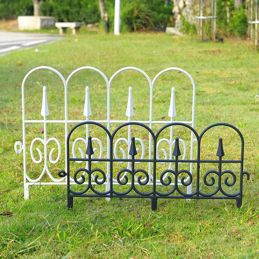 Bendable outdoor fence